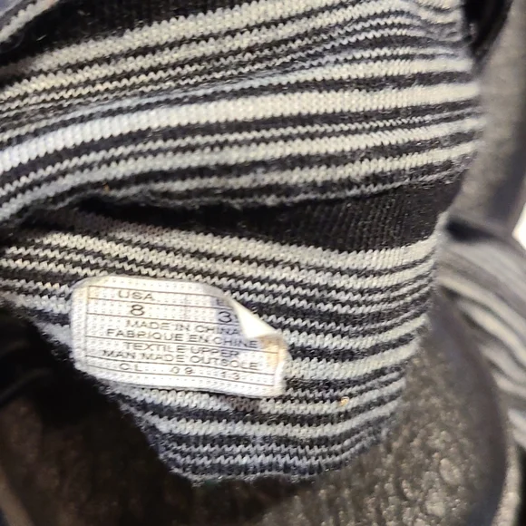 Sanuk Sandals - Picture 4 of 4